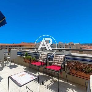 Property in Carre d'Or