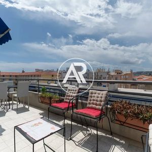 Property in Carre d'Or