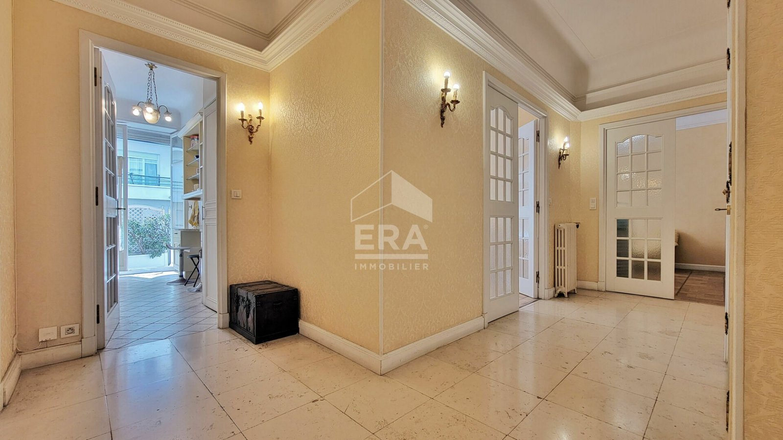 Property photo in Carre d'Or