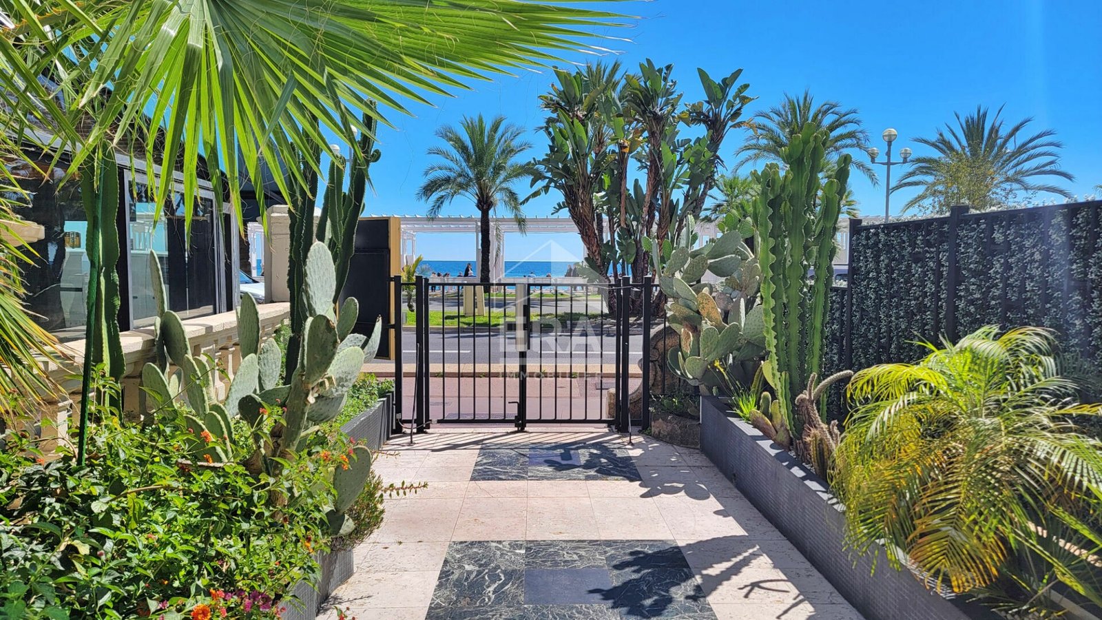 Property photo in Carre d'Or