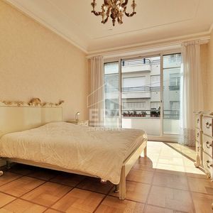 Property in Carre d'Or