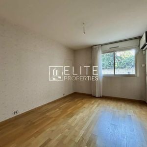 Property in Musicians Quarter