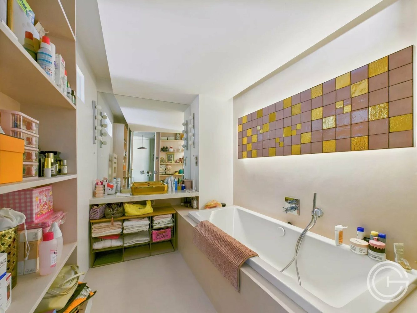 Property photo in Port