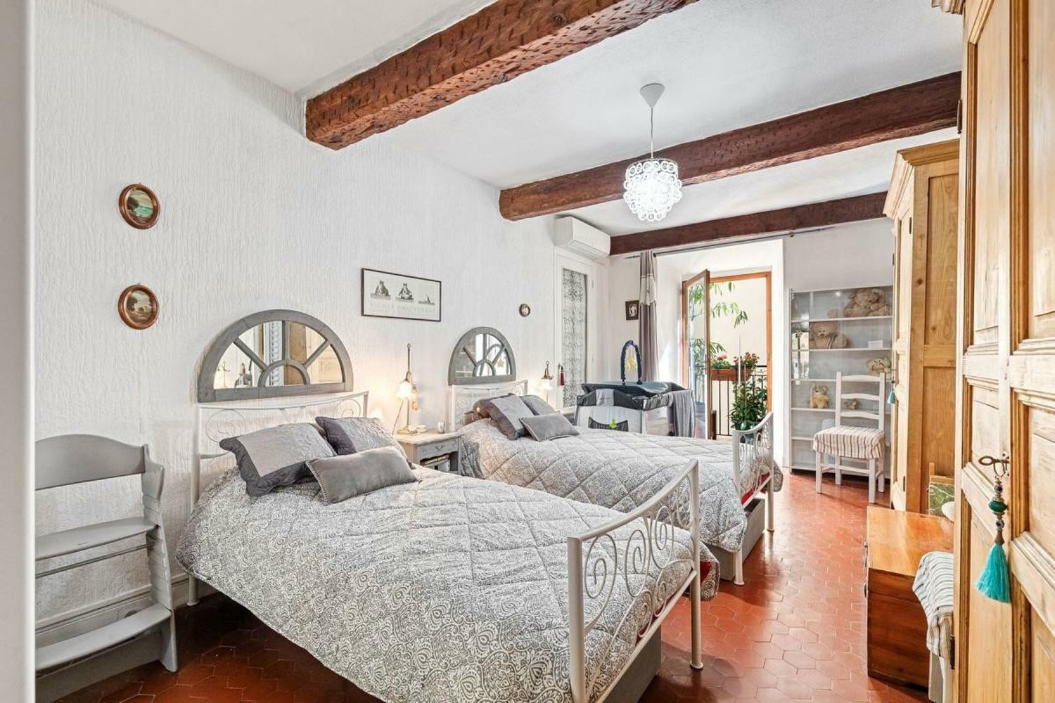 Property photo in Port