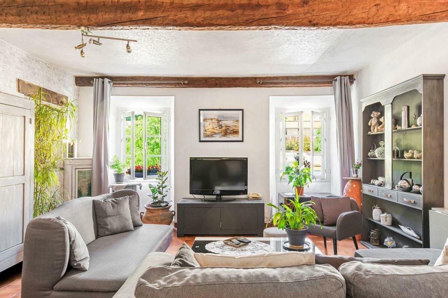 Property photo in Port