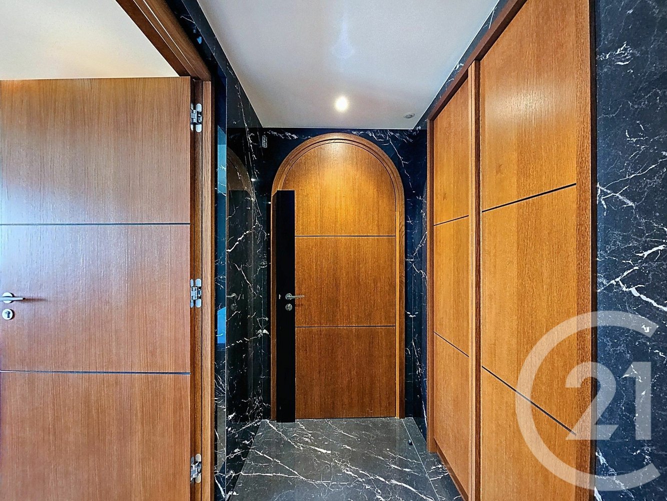 Property photo in Carre d'Argent