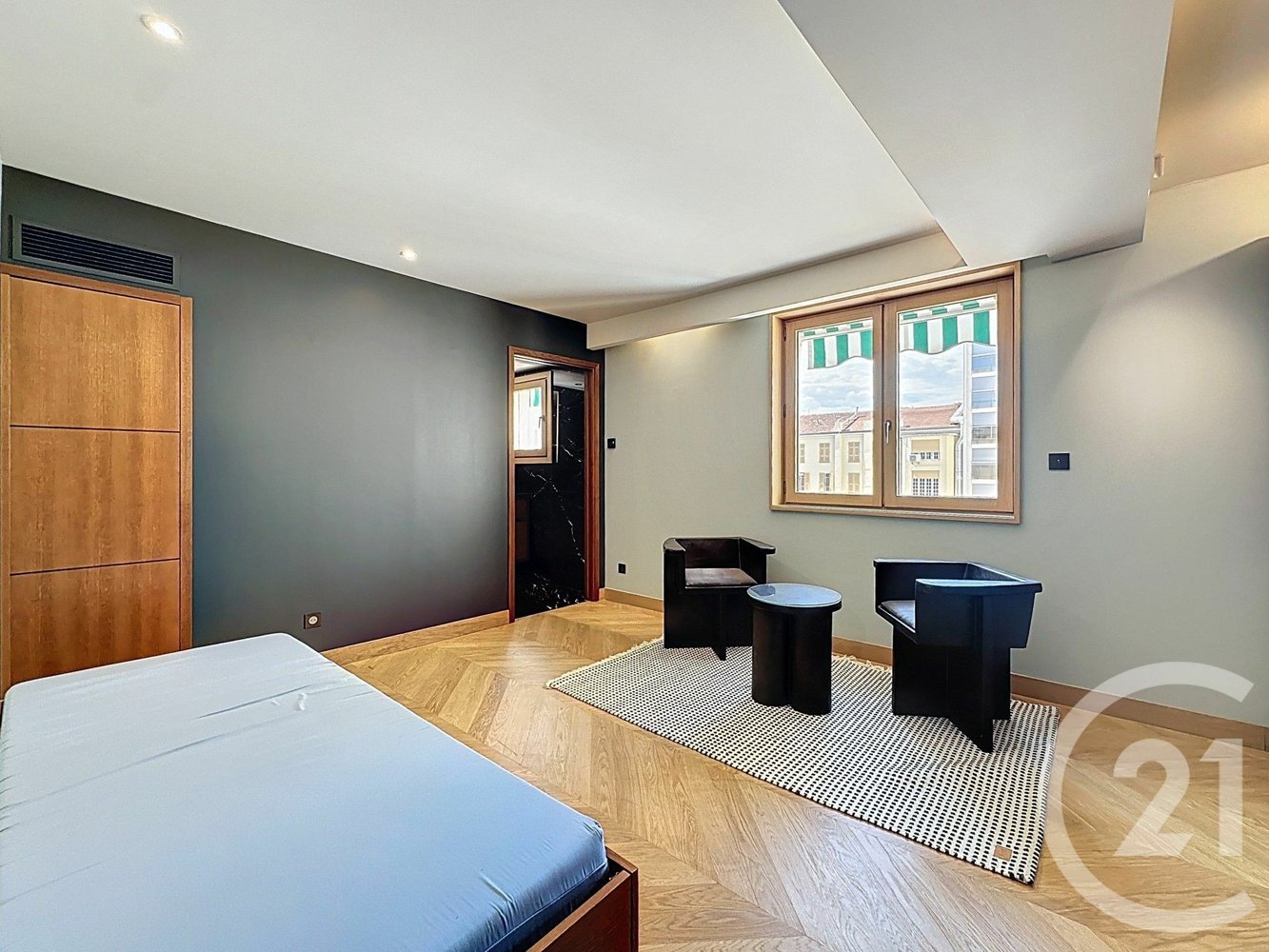 Property photo in Carre d'Argent