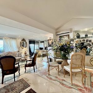 Property in Carre d'Argent