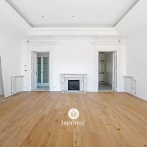 Property in Carre d'Argent