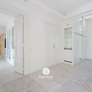 Property in Carre d'Argent