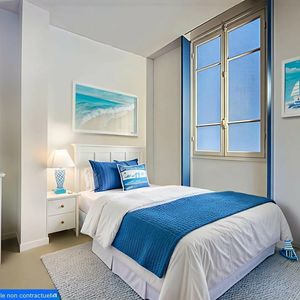 Property in Carre d'Or