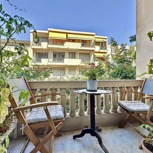 Property in Carre d'Or