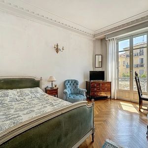 Property in Carre d'Or