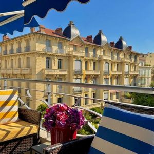 Property in Carre d'Or