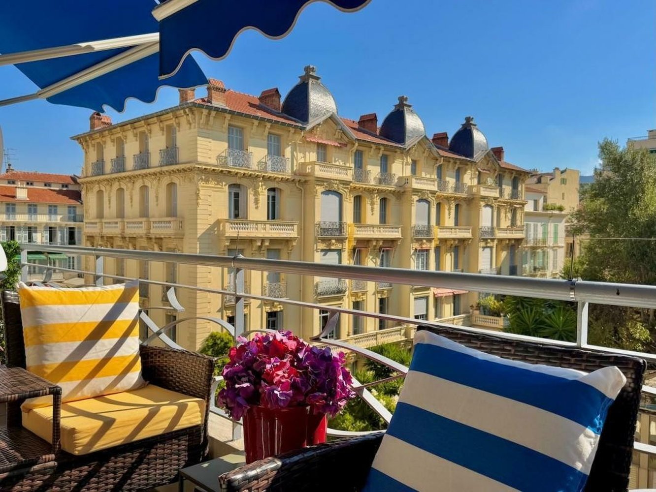 Property photo in Carre d'Or