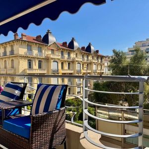 Property in Carre d'Or