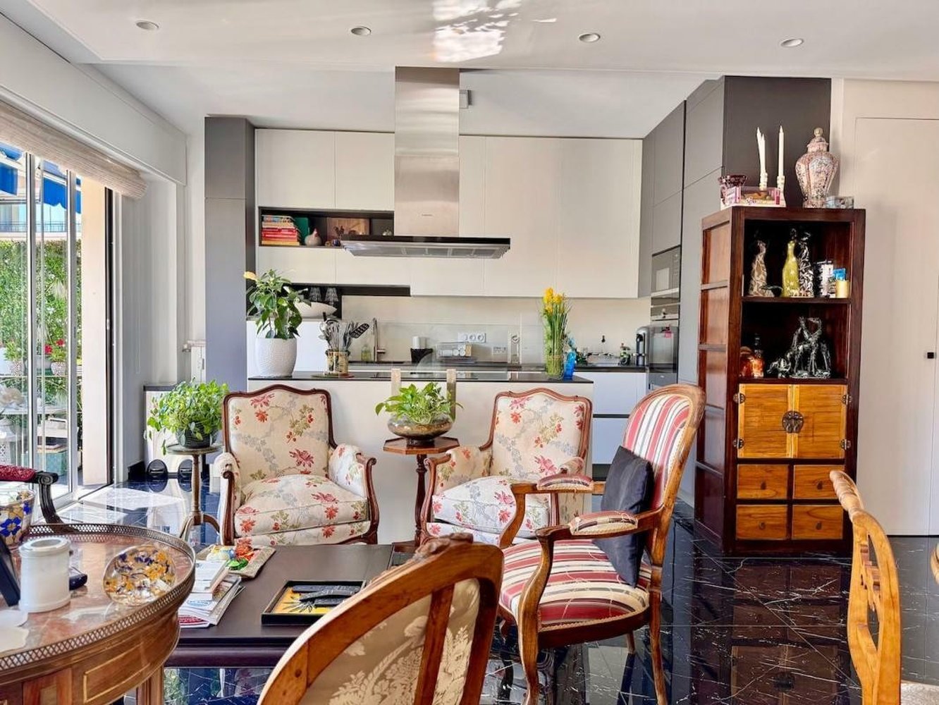 Property photo in Carre d'Or