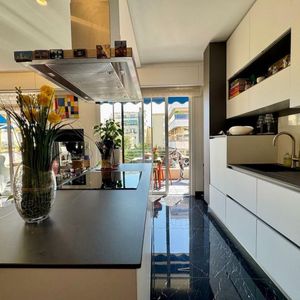 Property in Carre d'Or