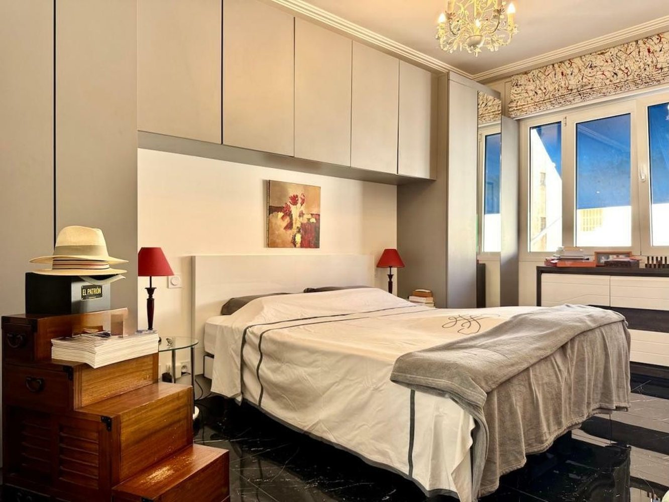 Property photo in Carre d'Or