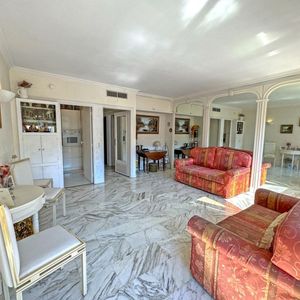 Property in Carre d'Or