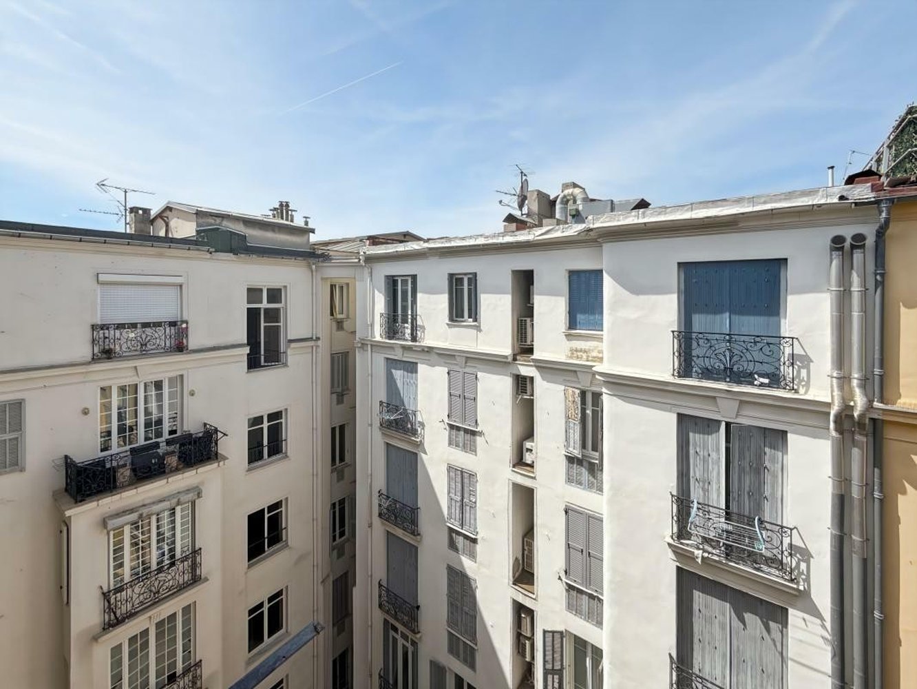 Property photo in Carre d'Or