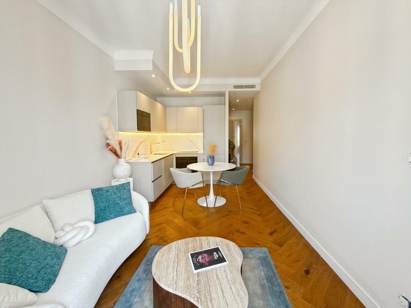 Property photo in Carre d'Or