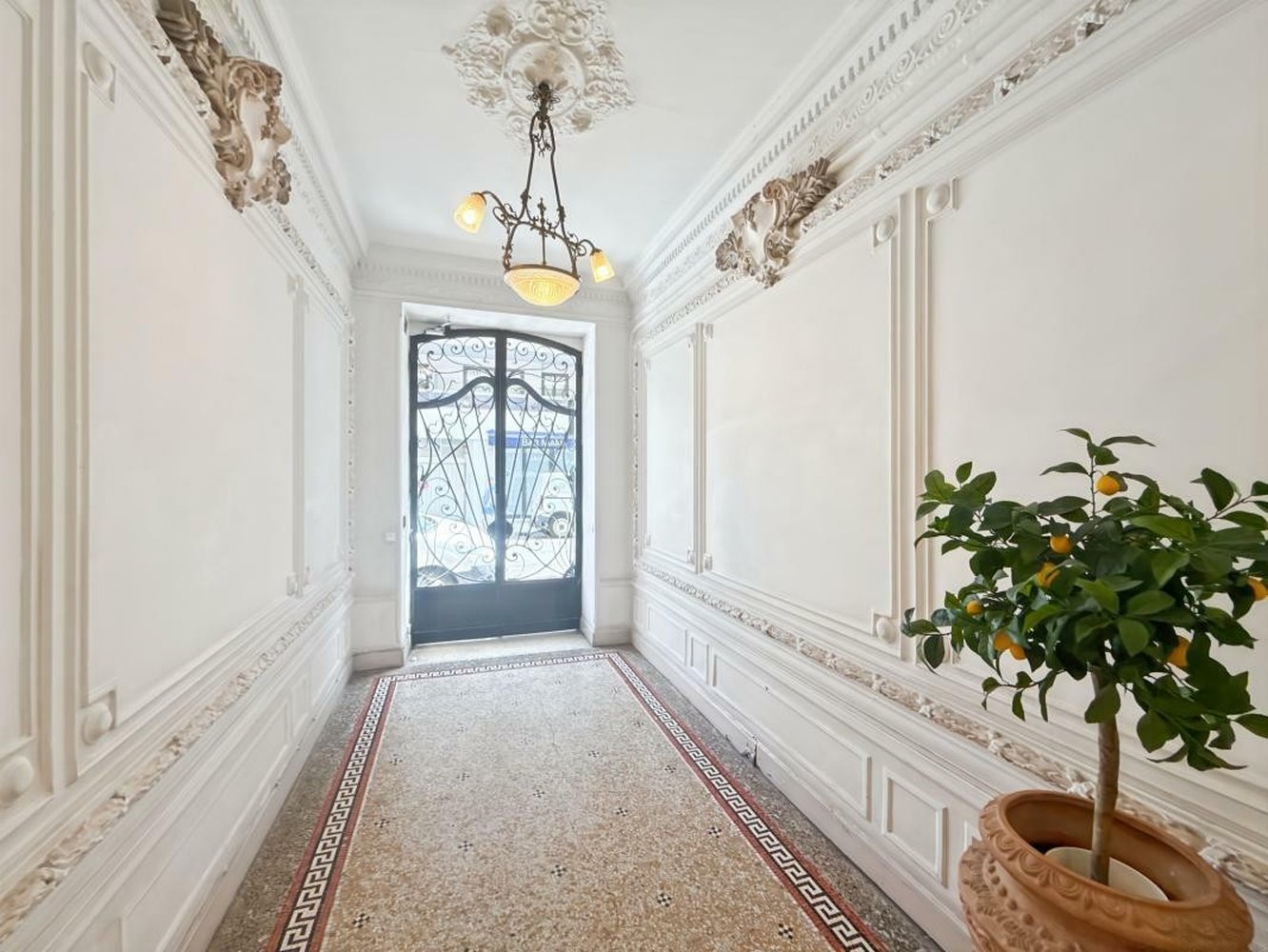 Property photo in Carre d'Or