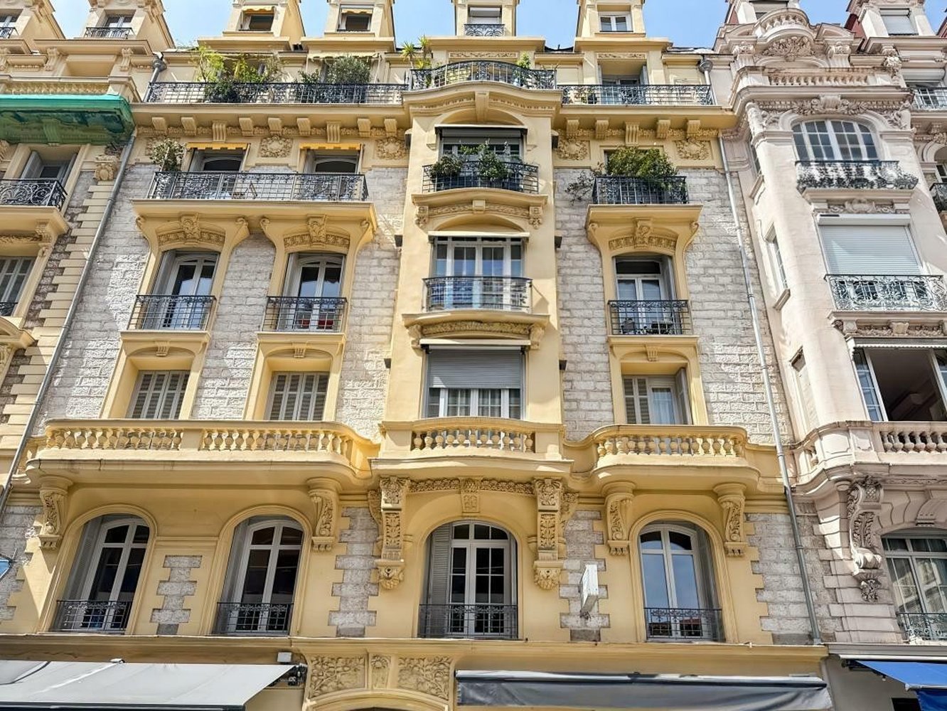 Property photo in Carre d'Or