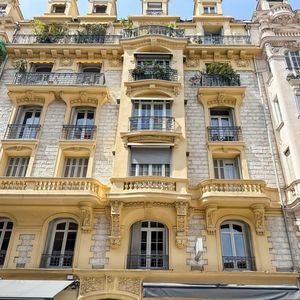 Property in Carre d'Or