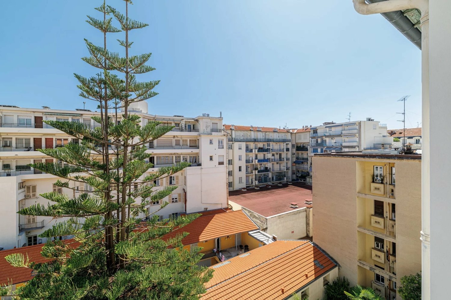 Property photo in Carre d'Or