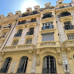 Property in Carre d'Or