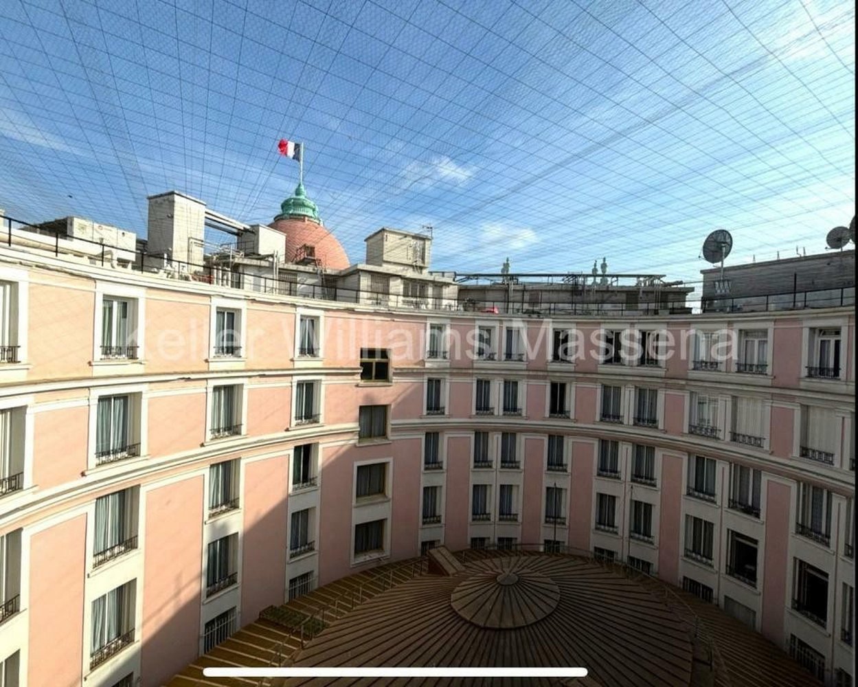 Property photo in Carre d'Or