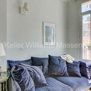 Property in Carre d'Or