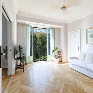 Property in Carre d'Or