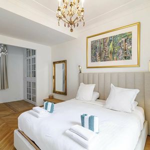 Property in Carre d'Or