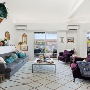 Property in Carre d'Argent