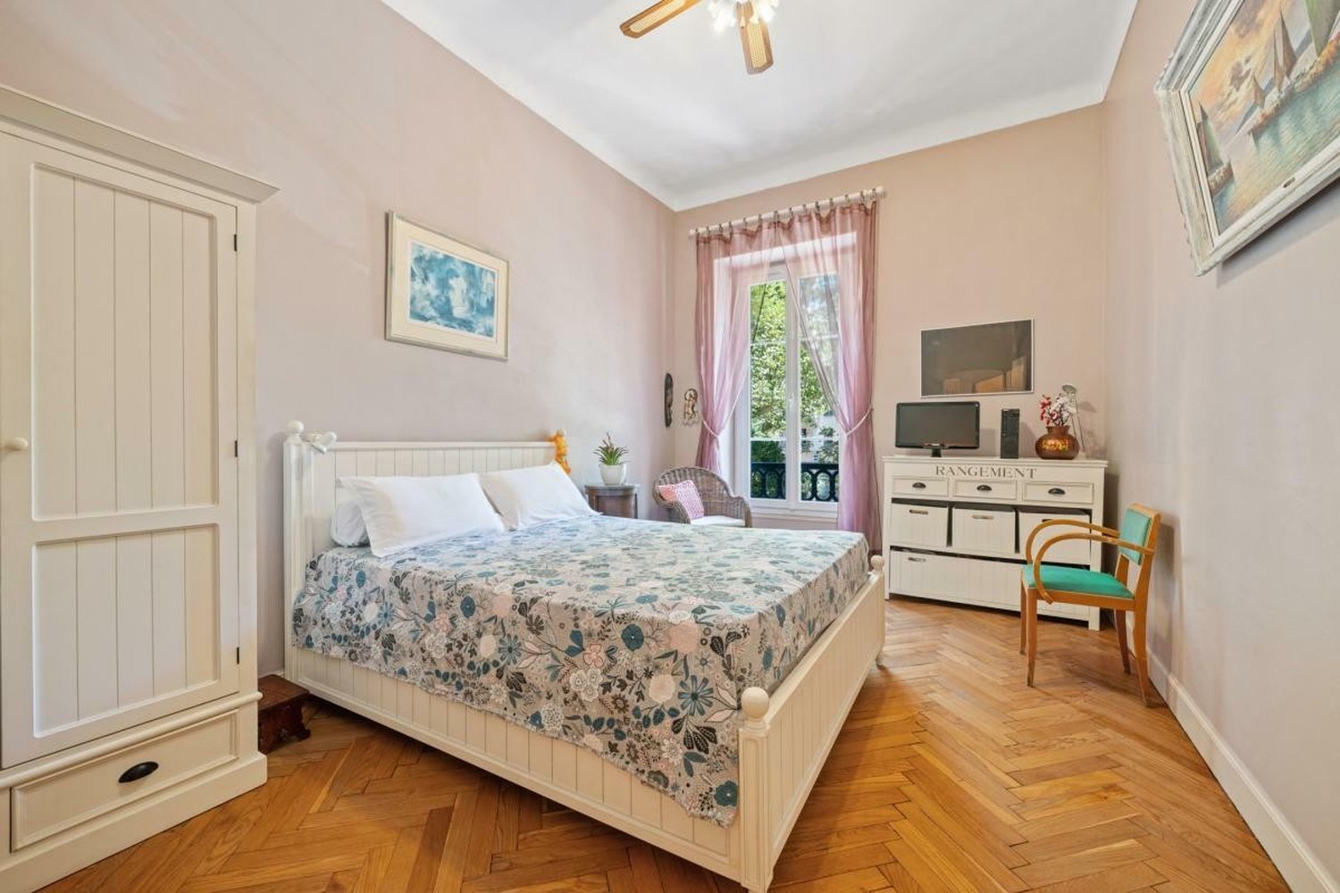 Property photo in Carre d'Argent