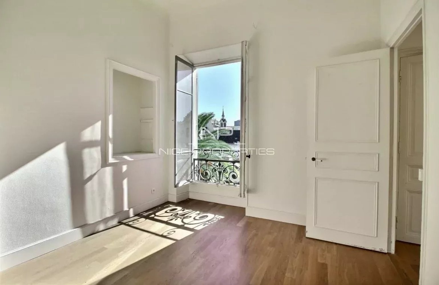 Property photo in Carre d'Argent