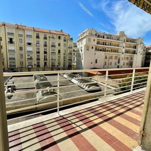 Property in Carre d'Or