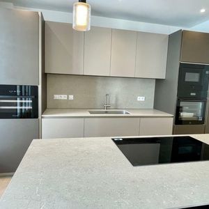 Property in Carre d'Or