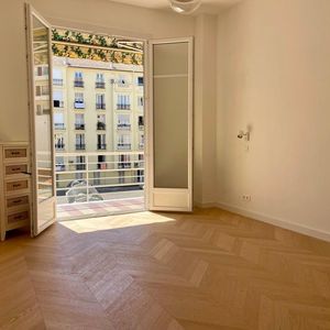 Property in Carre d'Or