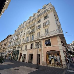 Property in Carre d'Or