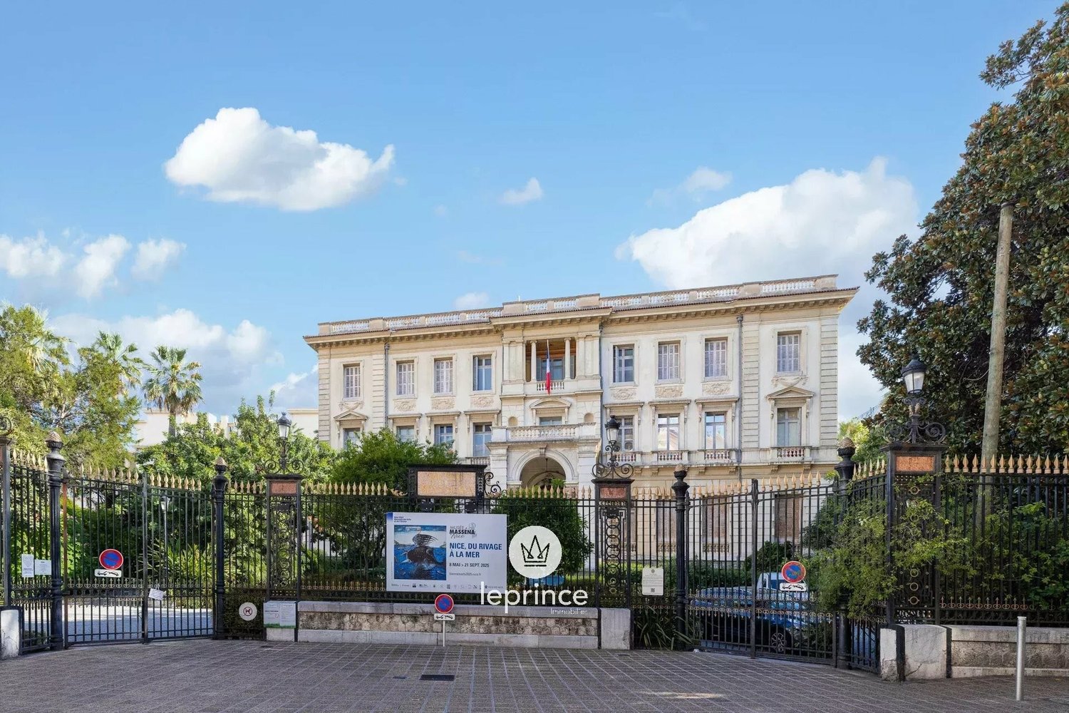 Property photo in Carre d'Or