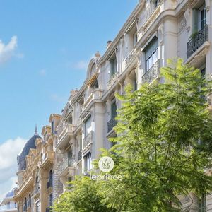 Property in Carre d'Or