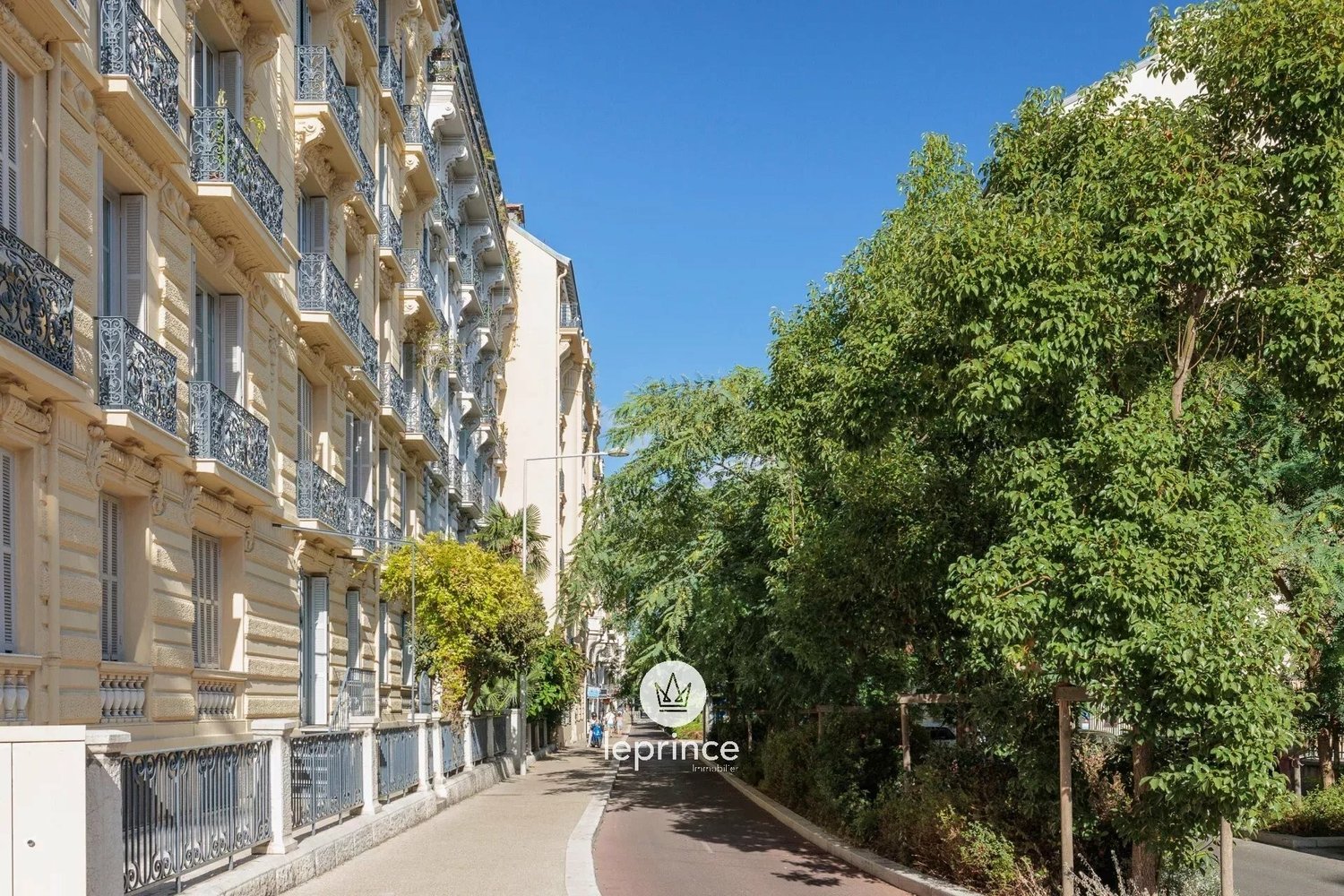 Property photo in Carre d'Or