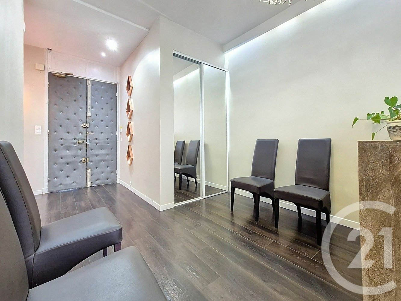 Property photo in Carre d'Or