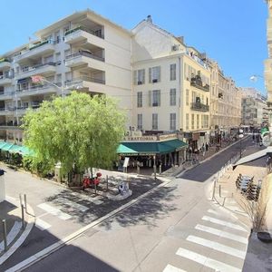 Property in Carre d'Or