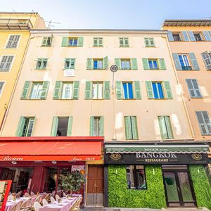 Property in Carre d'Or