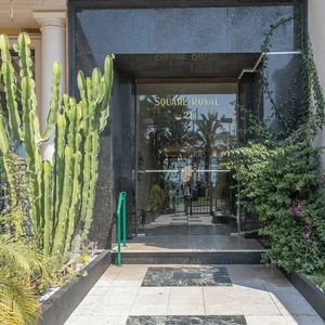 Property in Carre d'Or