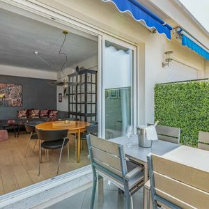 Property in Carre d'Or